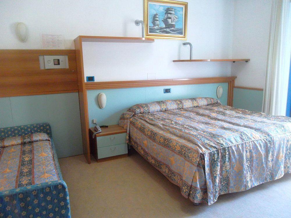 Hotel Marina Roseto Degli Abruzzi Luaran gambar