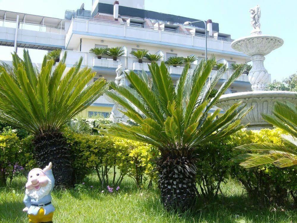Hotel Marina Roseto Degli Abruzzi Luaran gambar