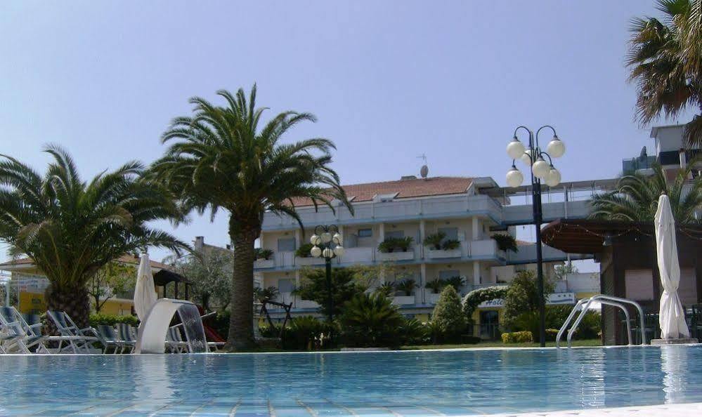 Hotel Marina Roseto Degli Abruzzi Luaran gambar